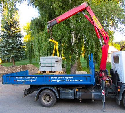 Hydraulická ruka s nakladačem palet